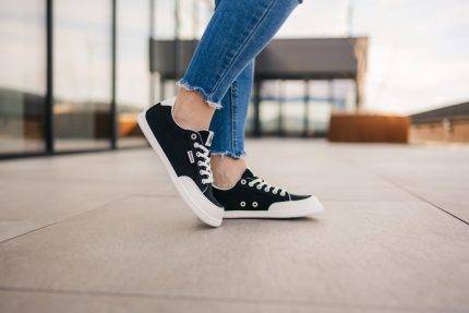 Rebound - Black & White